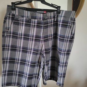 Men's Quicksilver Plaid Shorts Size 32